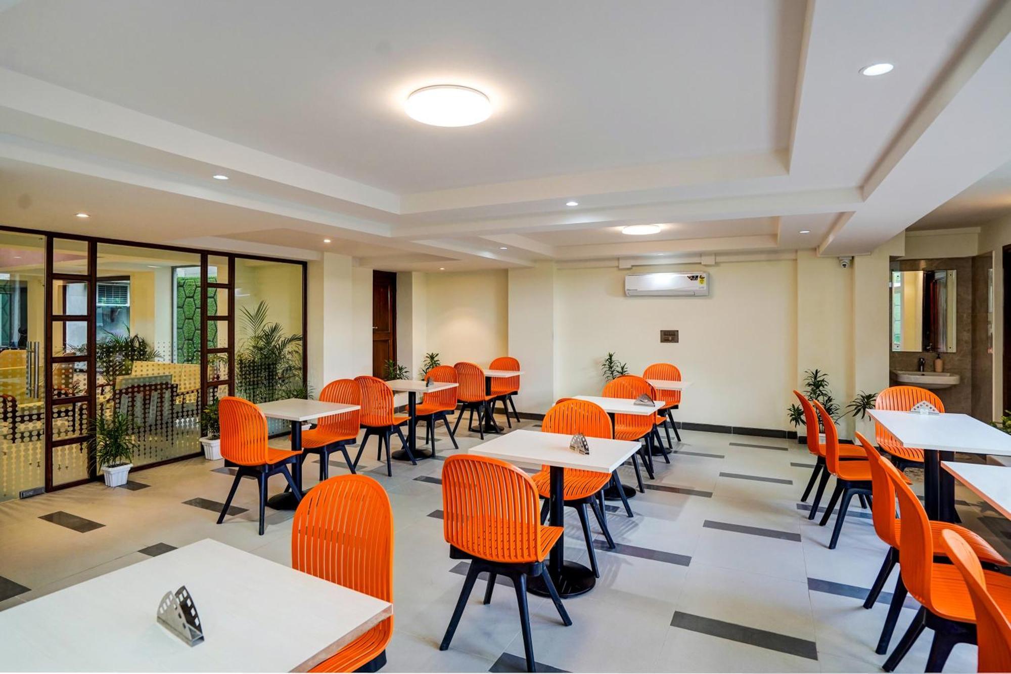 Hotel O Parkinn Gurgaon Buitenkant foto