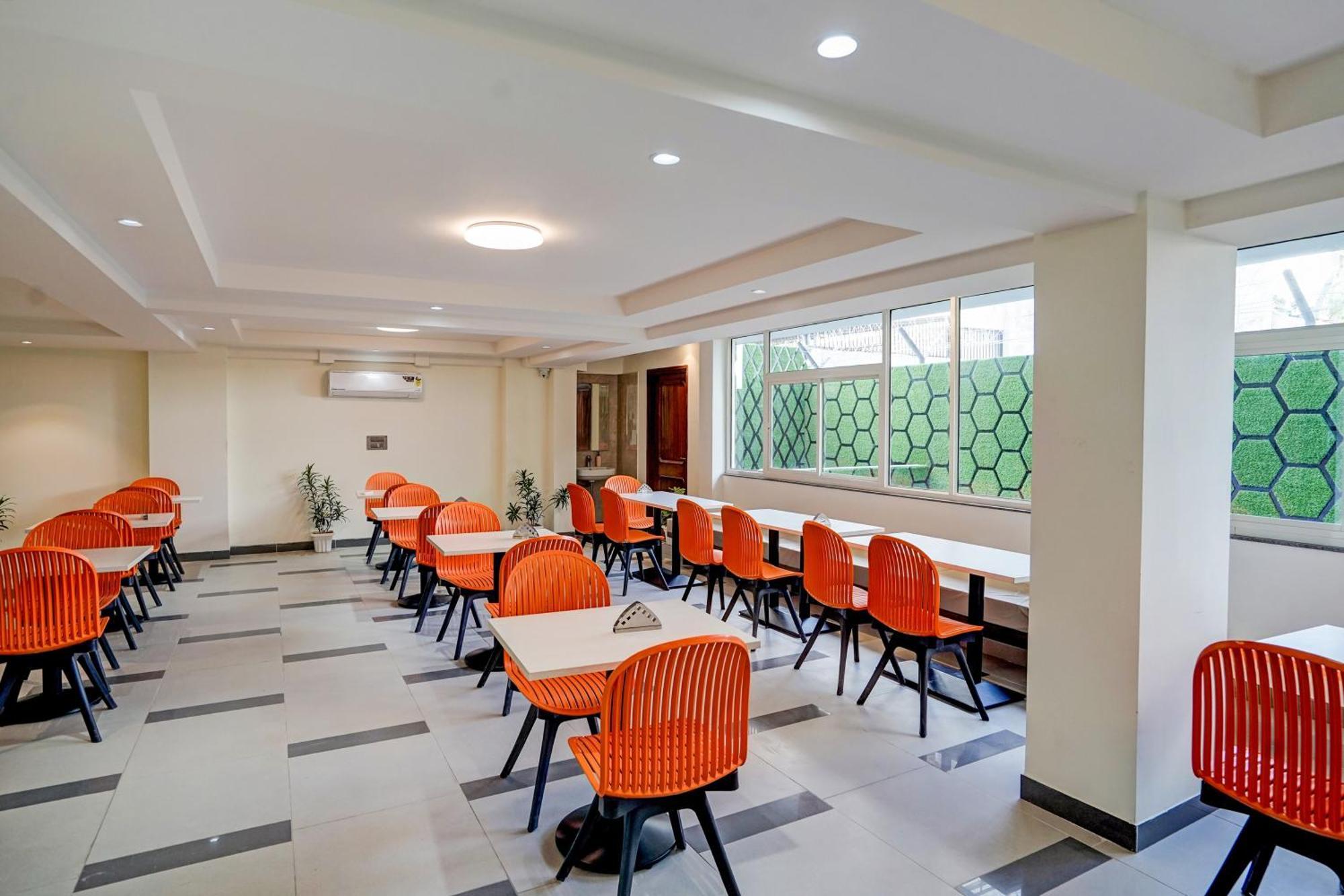 Hotel O Parkinn Gurgaon Buitenkant foto