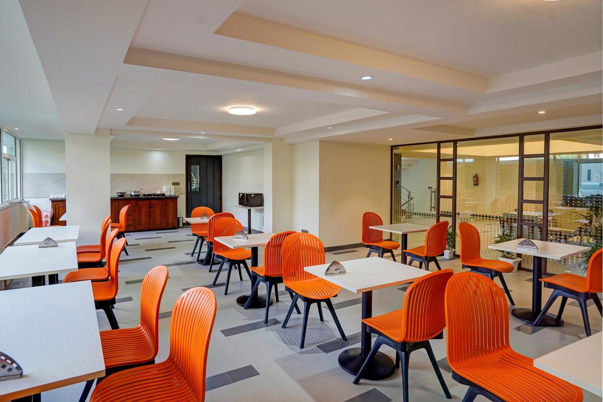 Hotel O Parkinn Gurgaon Buitenkant foto